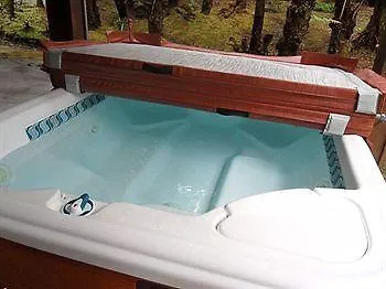Hale Mauna Loa Upper Level With Shared Hot Tub Holiday home