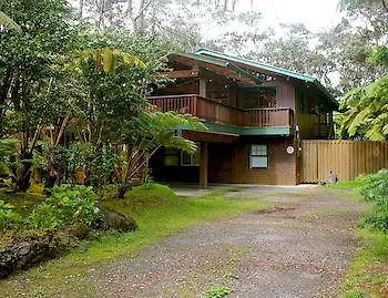 Hale Mauna Loa Upper Level With Shared Hot Tub 0*, Volcano